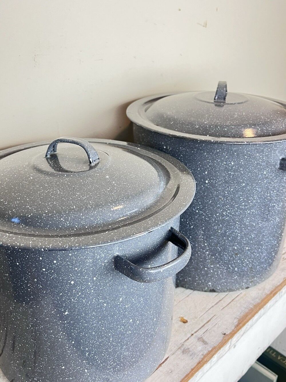 Vintage Grey Speckled Enamelware Set Of Nesting Stock Pots Country Home Camping